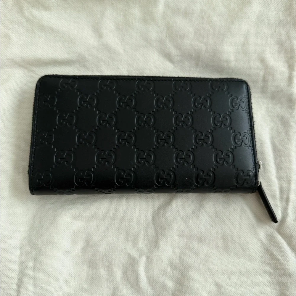 Gucci Emblem Leather Wallet - Picture 3 of 6